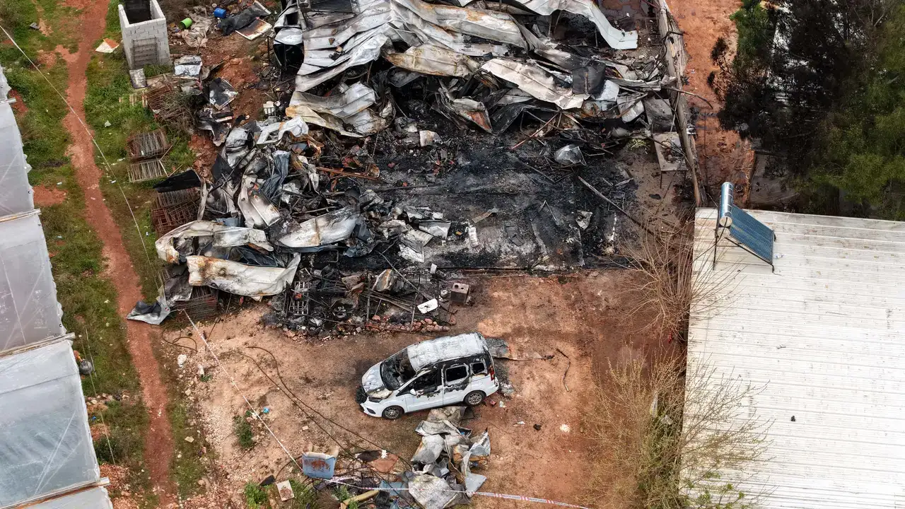 Konteyner Yangınında Yok Olan Ailenin Cenazeleri Alındı 3